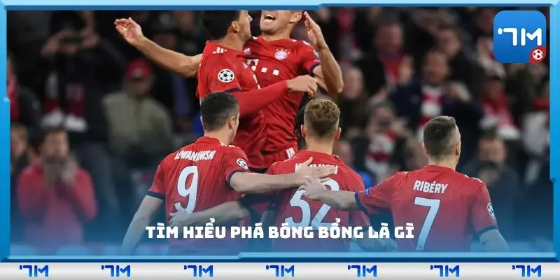 Tình huống phá bóng bổng trong vòng cấm địa